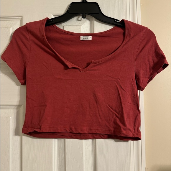 Cropped Top - Picture 1 of 3